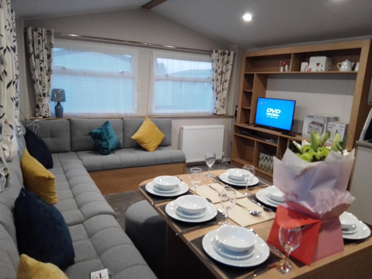 3 Bed ,Sleeps 8 Caravan California Cliffs Holiday Park Scratby エクステリア 写真