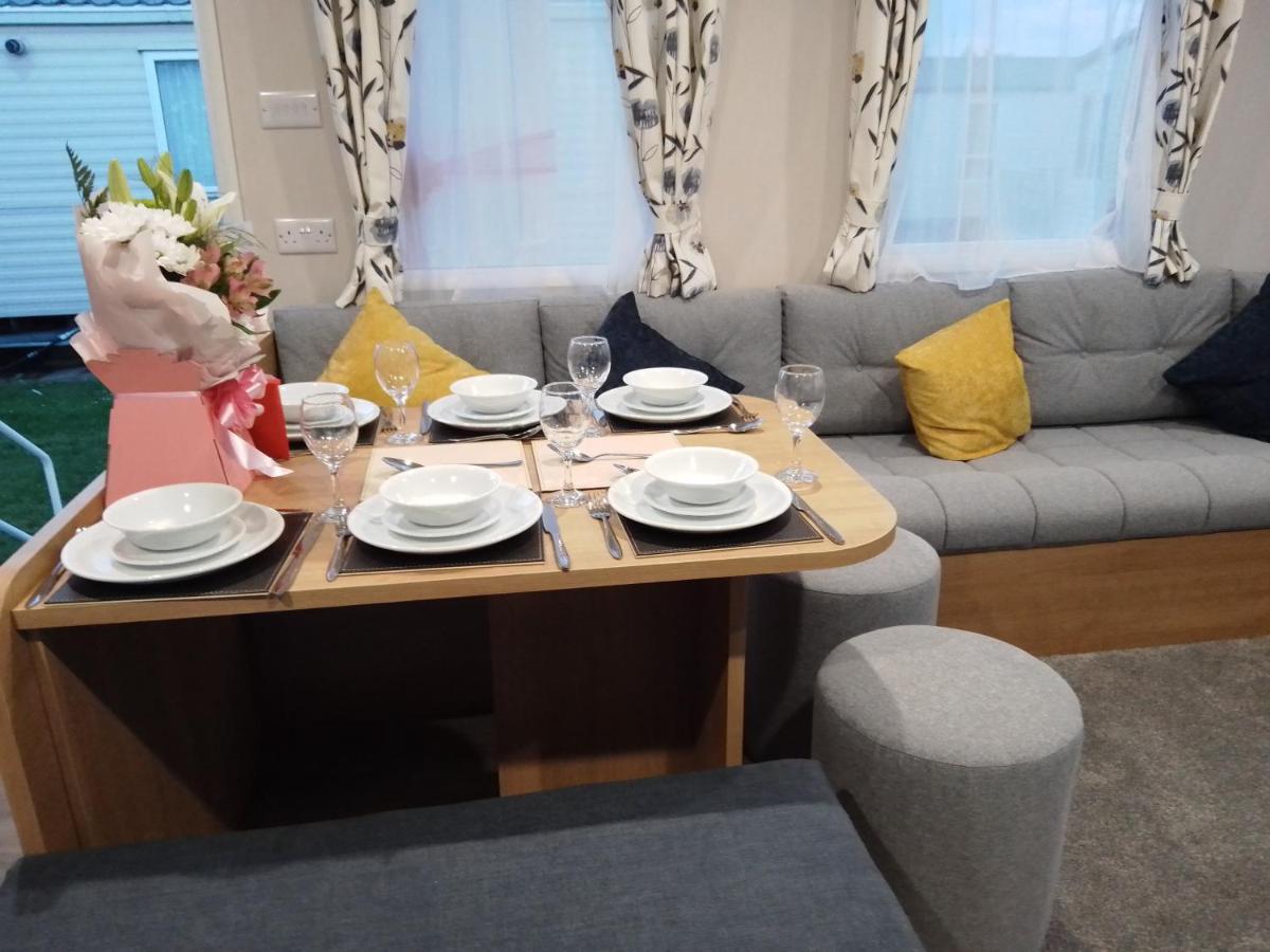 3 Bed ,Sleeps 8 Caravan California Cliffs Holiday Park Scratby エクステリア 写真