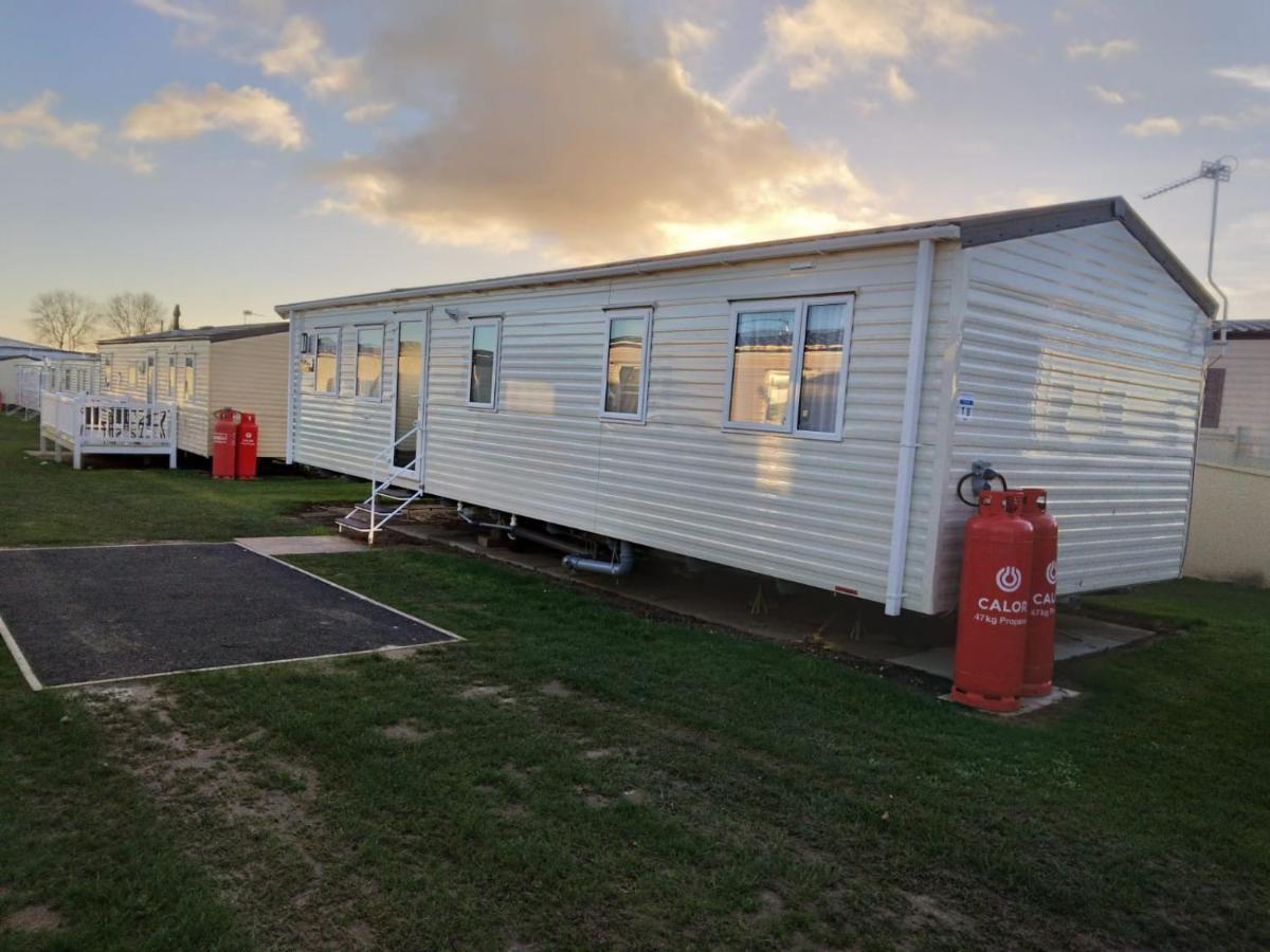 3 Bed ,Sleeps 8 Caravan California Cliffs Holiday Park Scratby エクステリア 写真